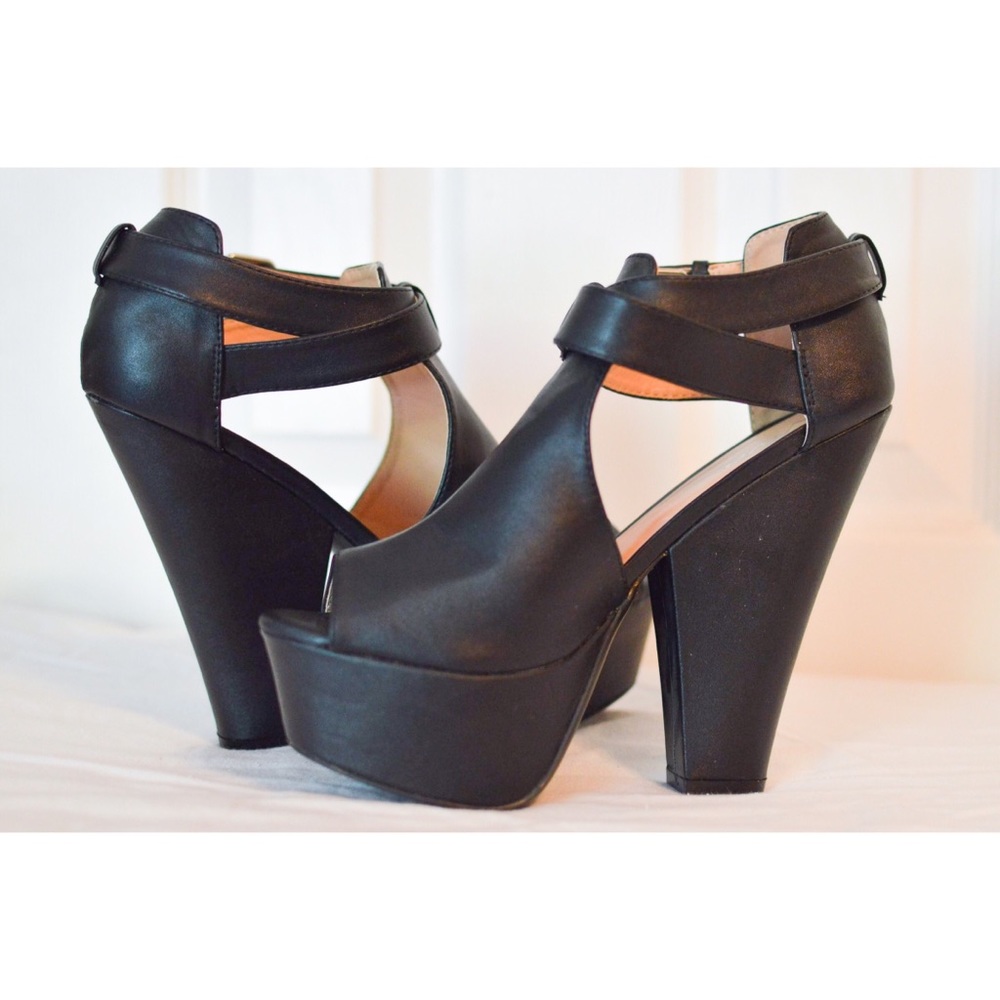 Viva Black Chunky Heels Size 38